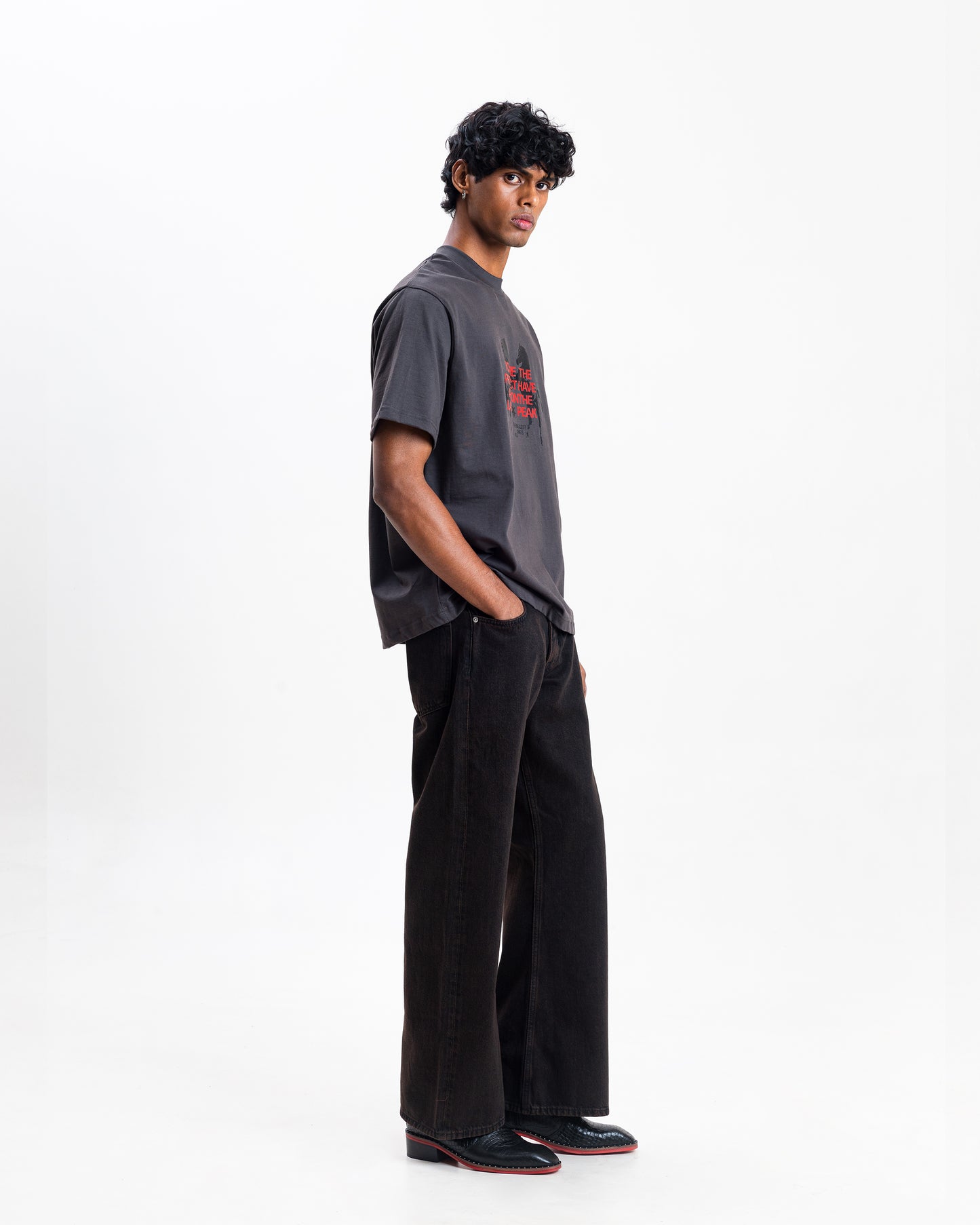 GRAPHITE ESSENTIAL T-SHIRT (Unisex)